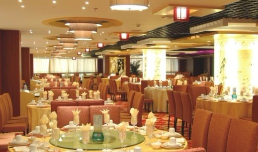 欧宝大酒店主图