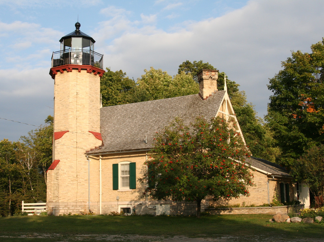 McGulpin Point Lighthouse & Historic Site景点图片