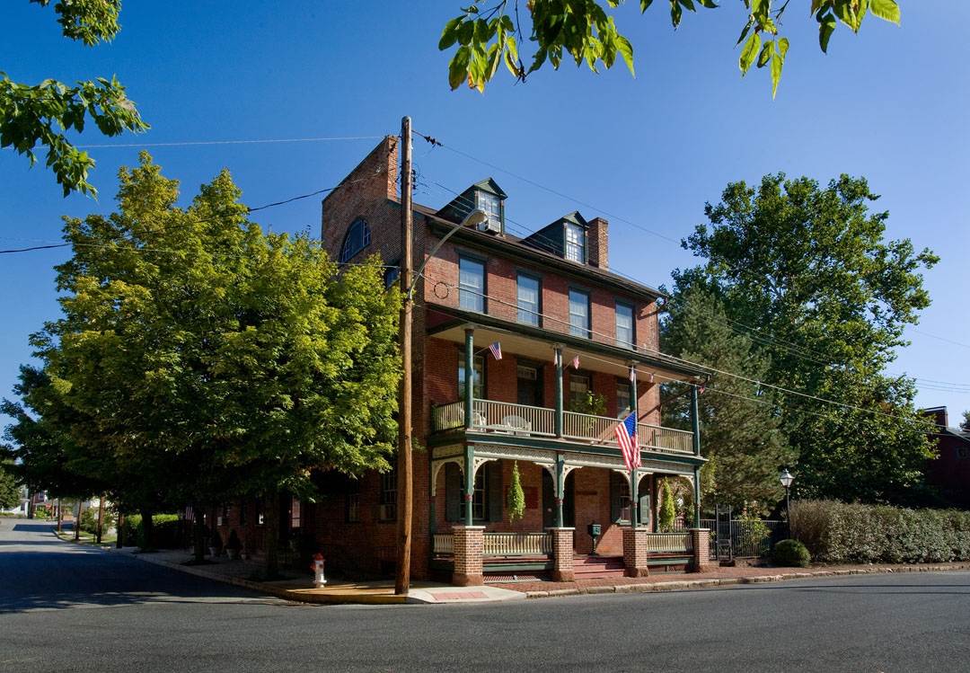 Railroad House Inn-官方