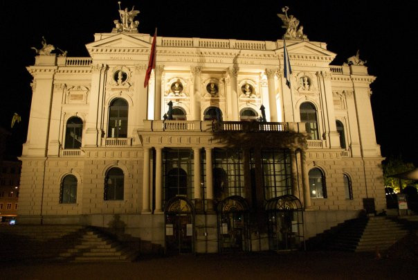 Opernhaus Zurich-苏黎世必去景点