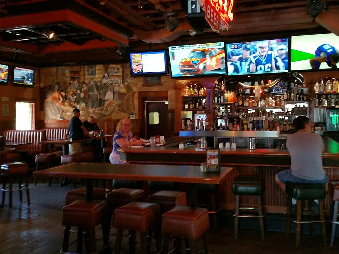 Wild Bill's Sports Saloon - Apple Valley