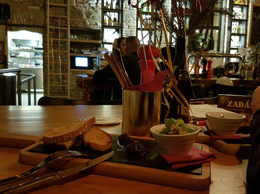 Dolni Pocernice餐馆和美食-Počernický Pivovar