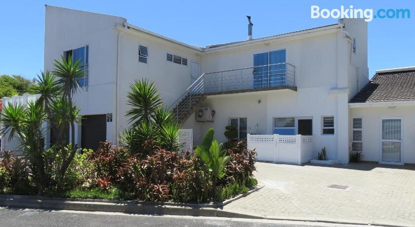 Pro Moni's Guesthouse主图