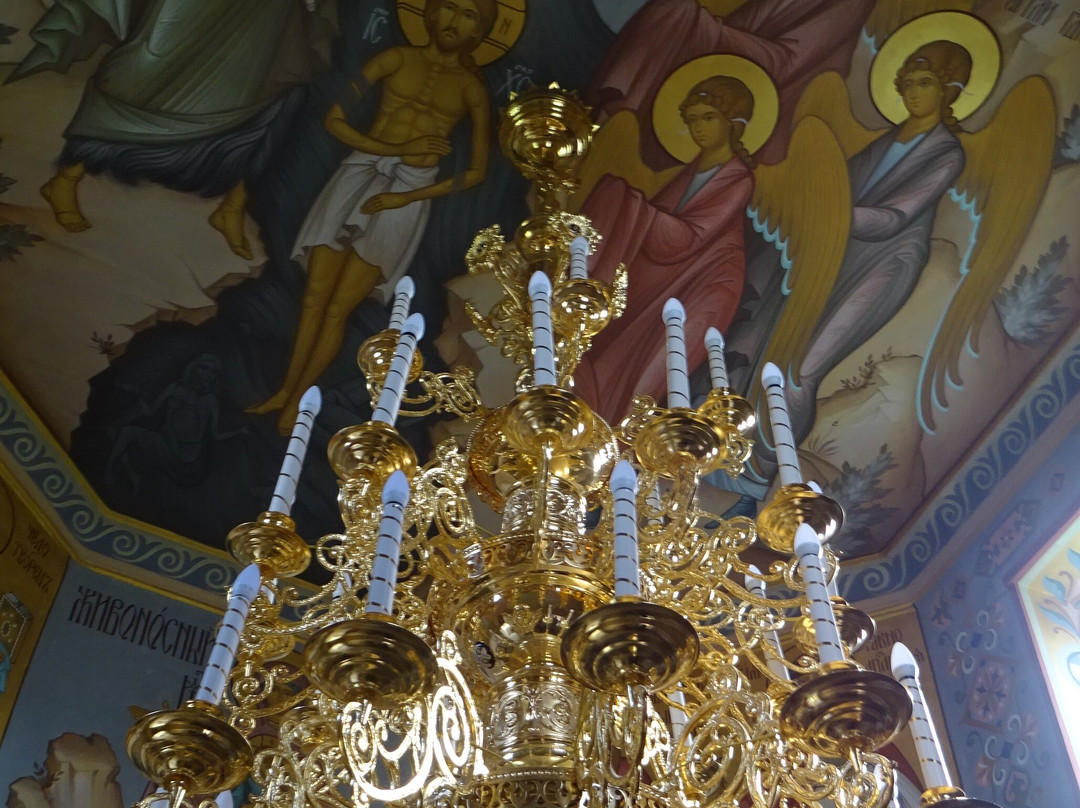Water-blessed chapel (well of St. Alexander)景点图片