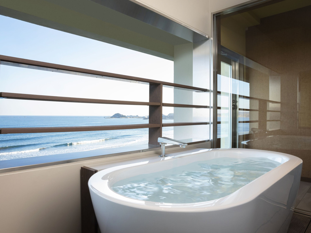 鸭川格兰酒店主图