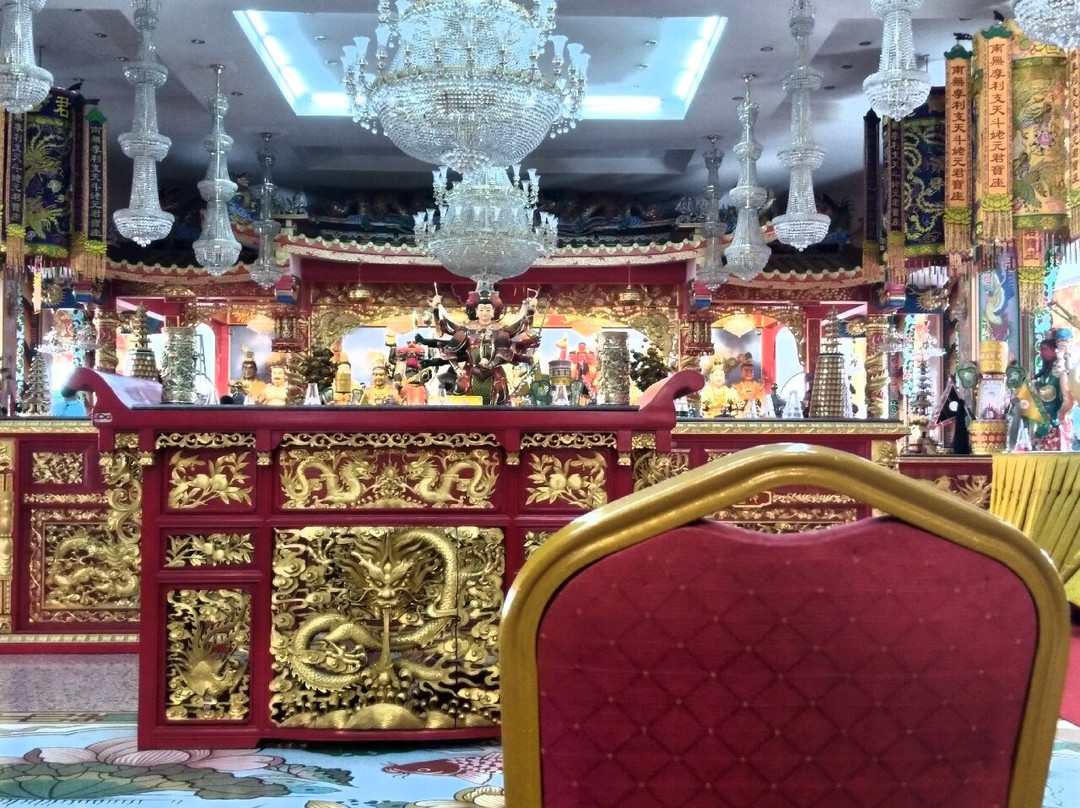 Wihan Thep Sathit Phra Ki Ti Chaloem-春武里必去景点