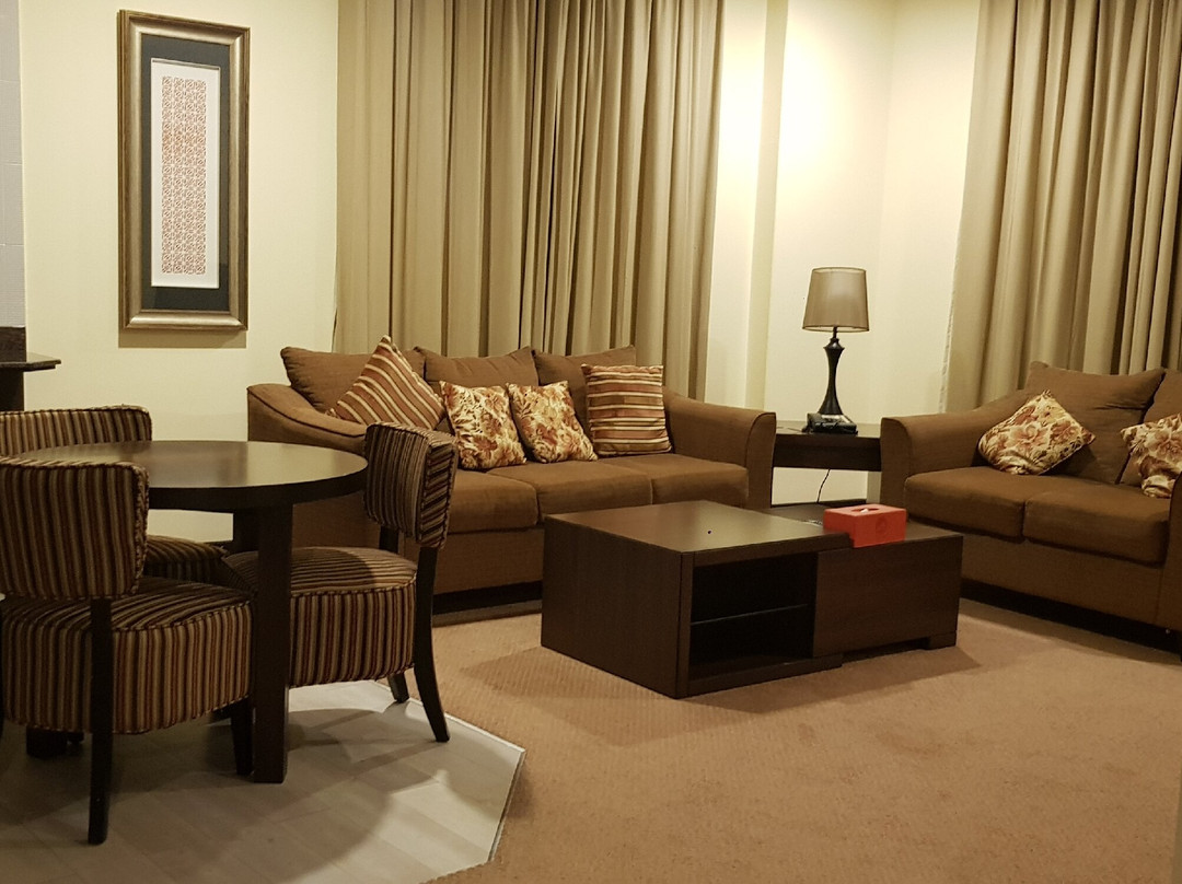 Orange Suites Hotel主图