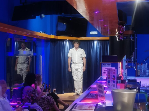 Lively Lady Cabaret Lounge-科斯塔特吉塞必去景点