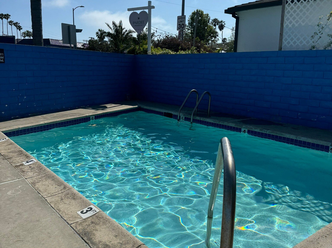 快乐罗杰酒店主图