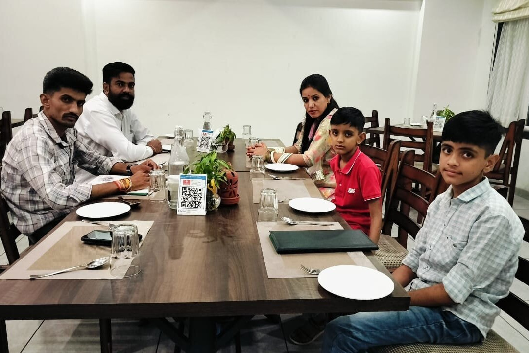 Crimson Park Shripriya Hotel主图