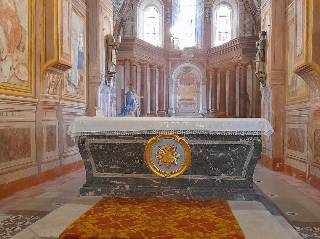 Eglise Saint Denis-Aubigne-sur-Layon必去景点