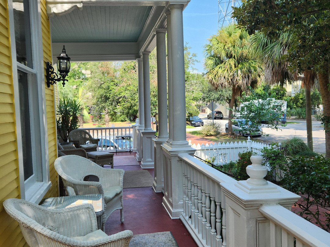 杜鹃花别墅住宿加早餐旅馆主图