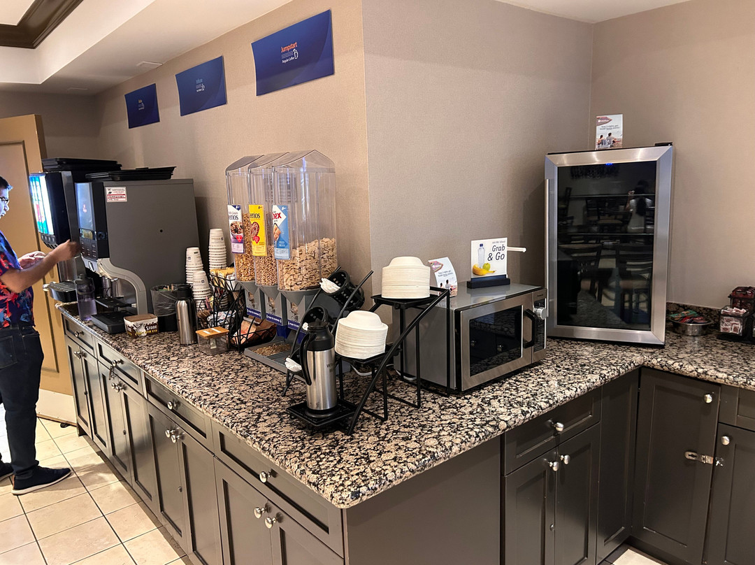 Best Western King George Inn & Suites主图