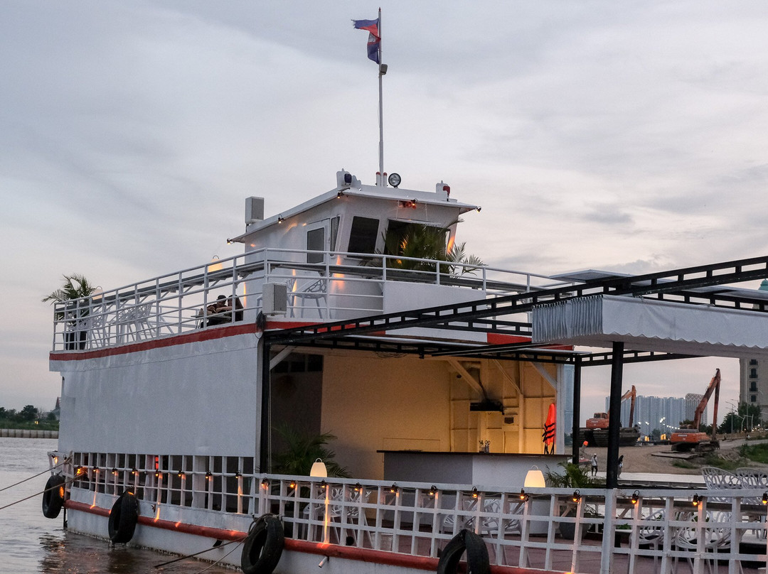 Floatation-金边必去景点