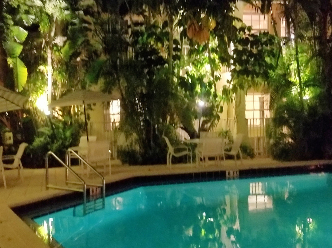 The Caribbean Court Boutique Hotel主图