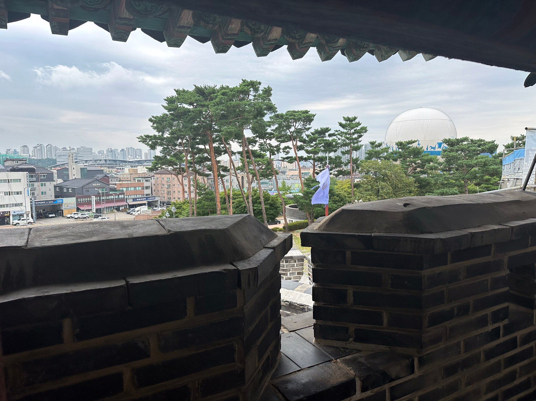 Changryongmun Gate-水原市必去景点