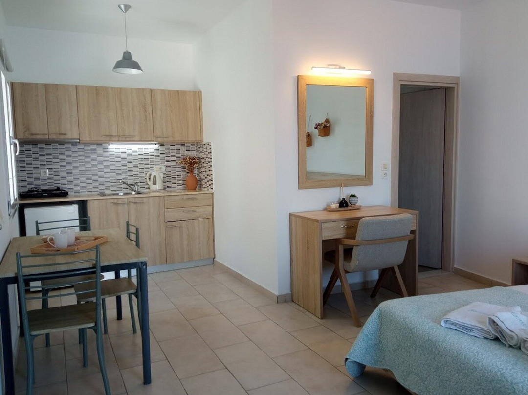 Socrates Apartments主图