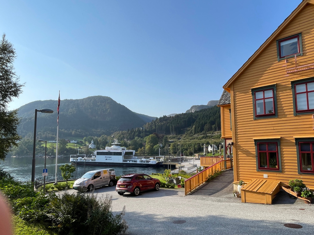 Lavik Fjord Hotel主图