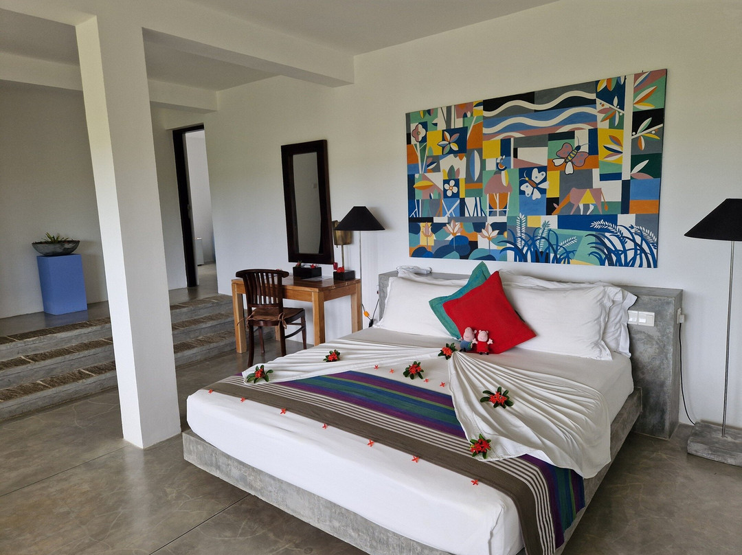 白金汉帕勒斯酒店主图