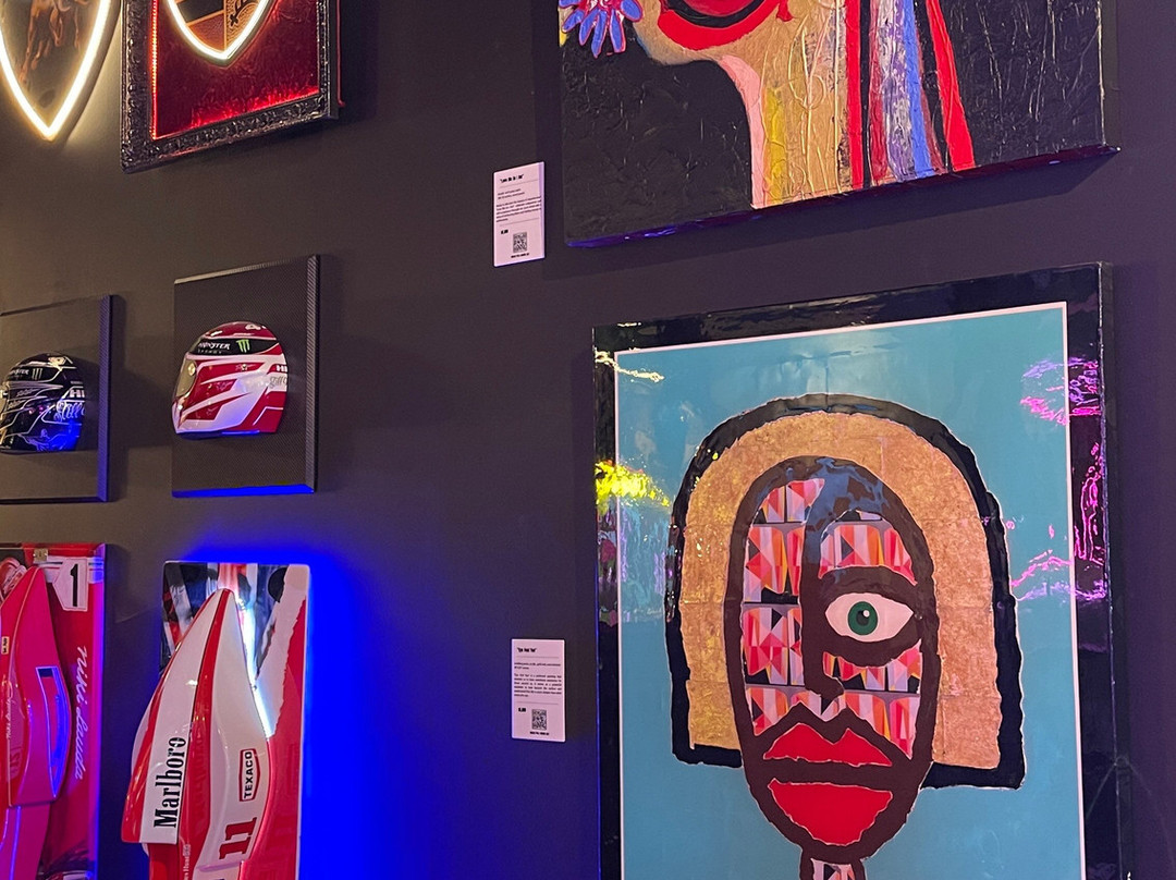 Lux Neon Art Gallery景点图片