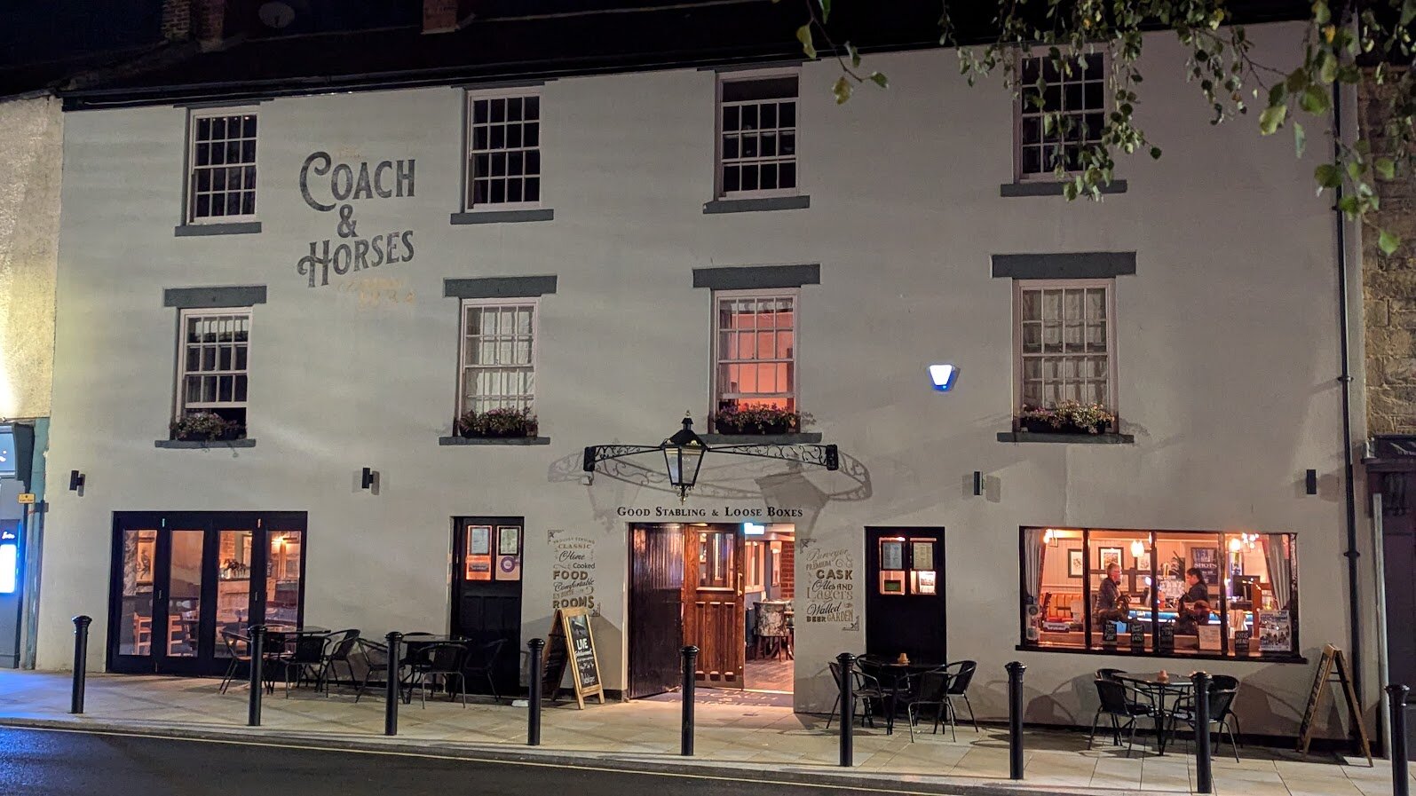 Coach & Horses-官方