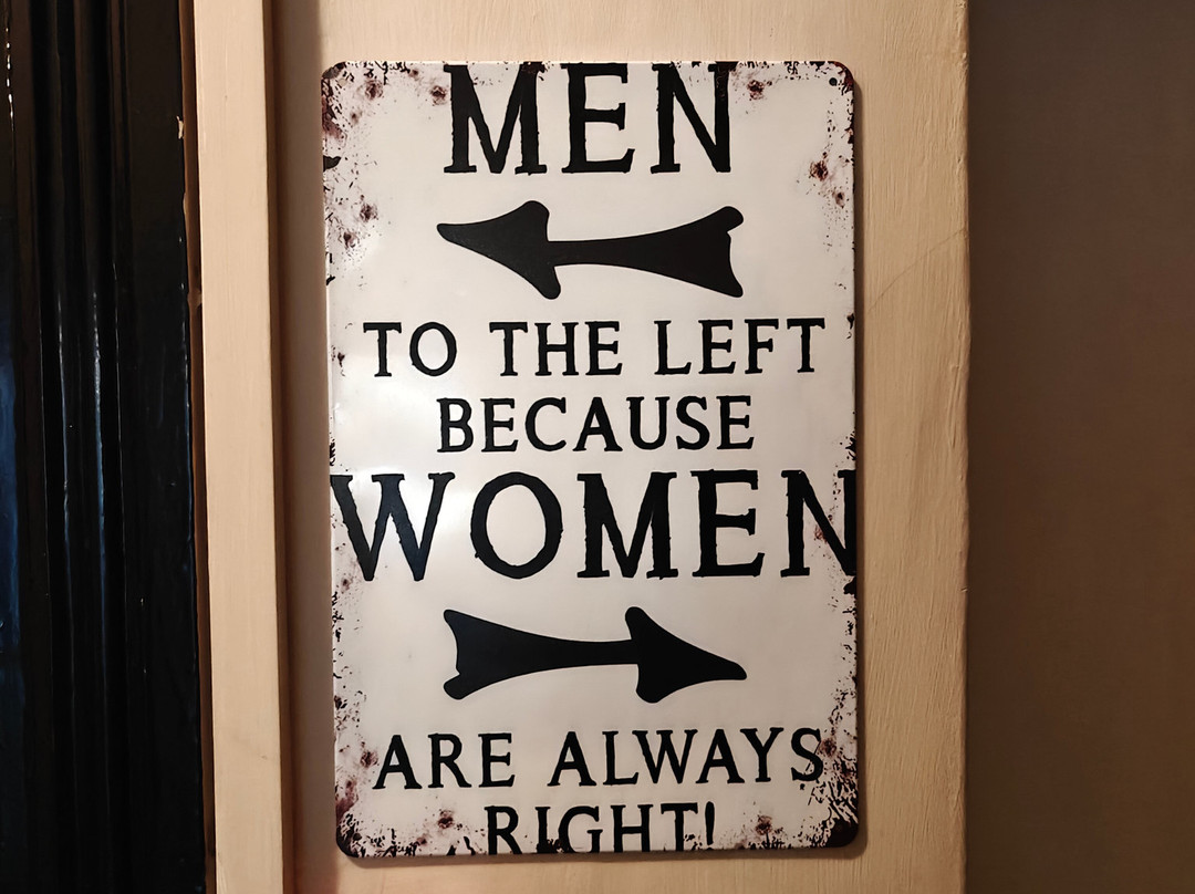 The Queens Hotel主图