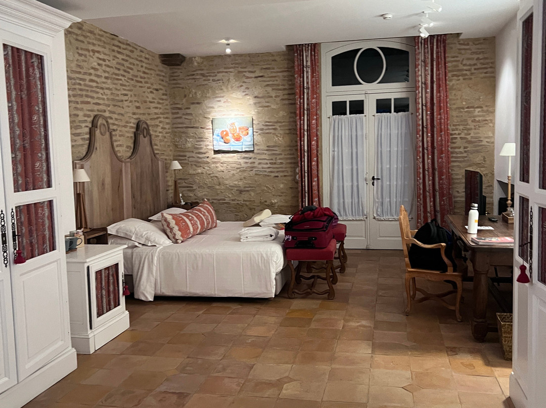 巴斯蒂德酒店主图