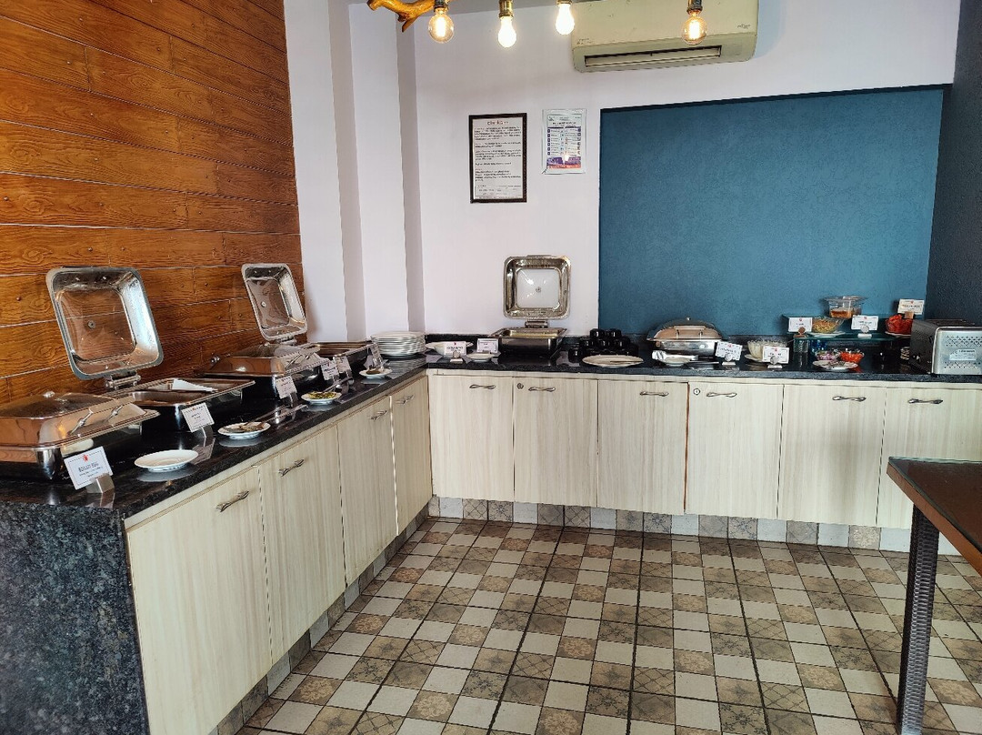 Hotel Deep Clarks Inn Lucknow主图