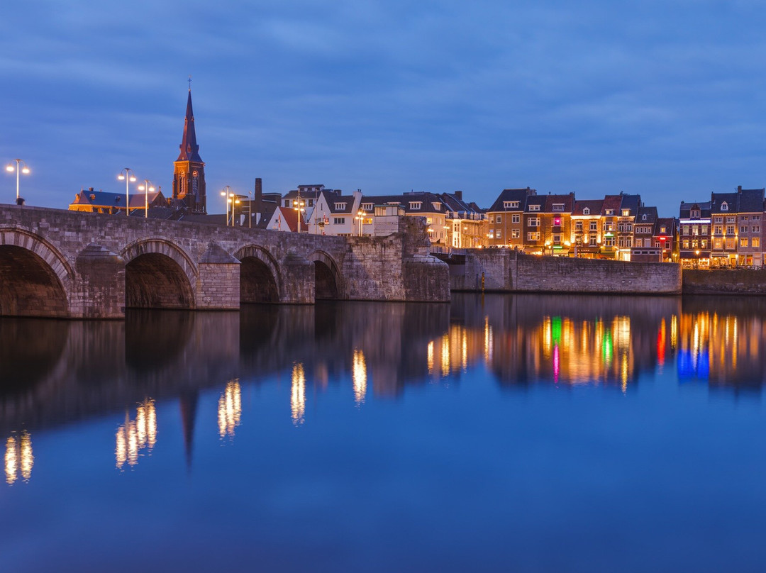 Maastricht Scavenger Hunt and Highlights Self Guided Tour