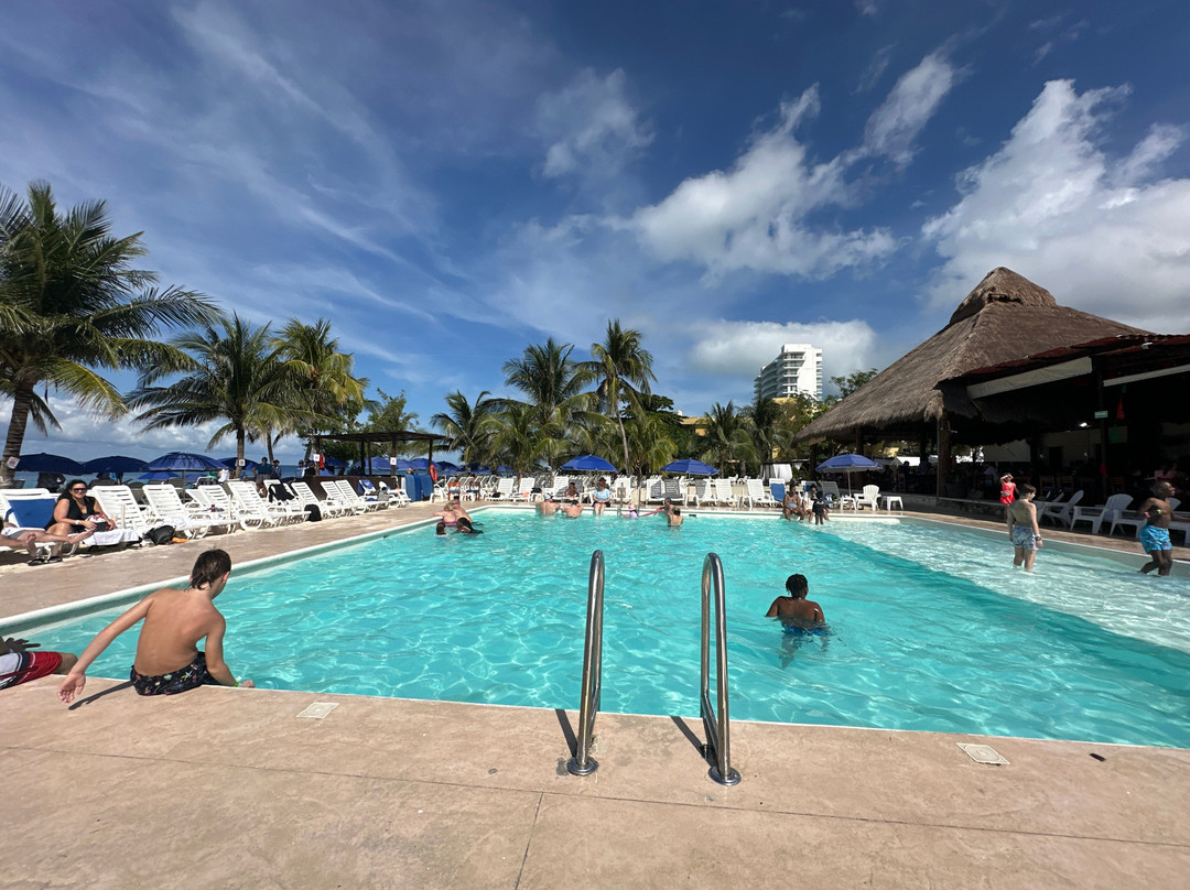 Islands Beach Club景点图片