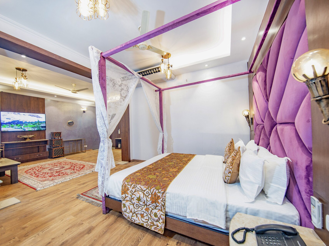 Hotel Solar Residency主图