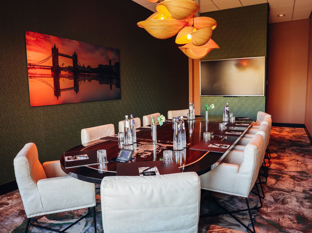 阿尔梅勒范德瓦尔克主图