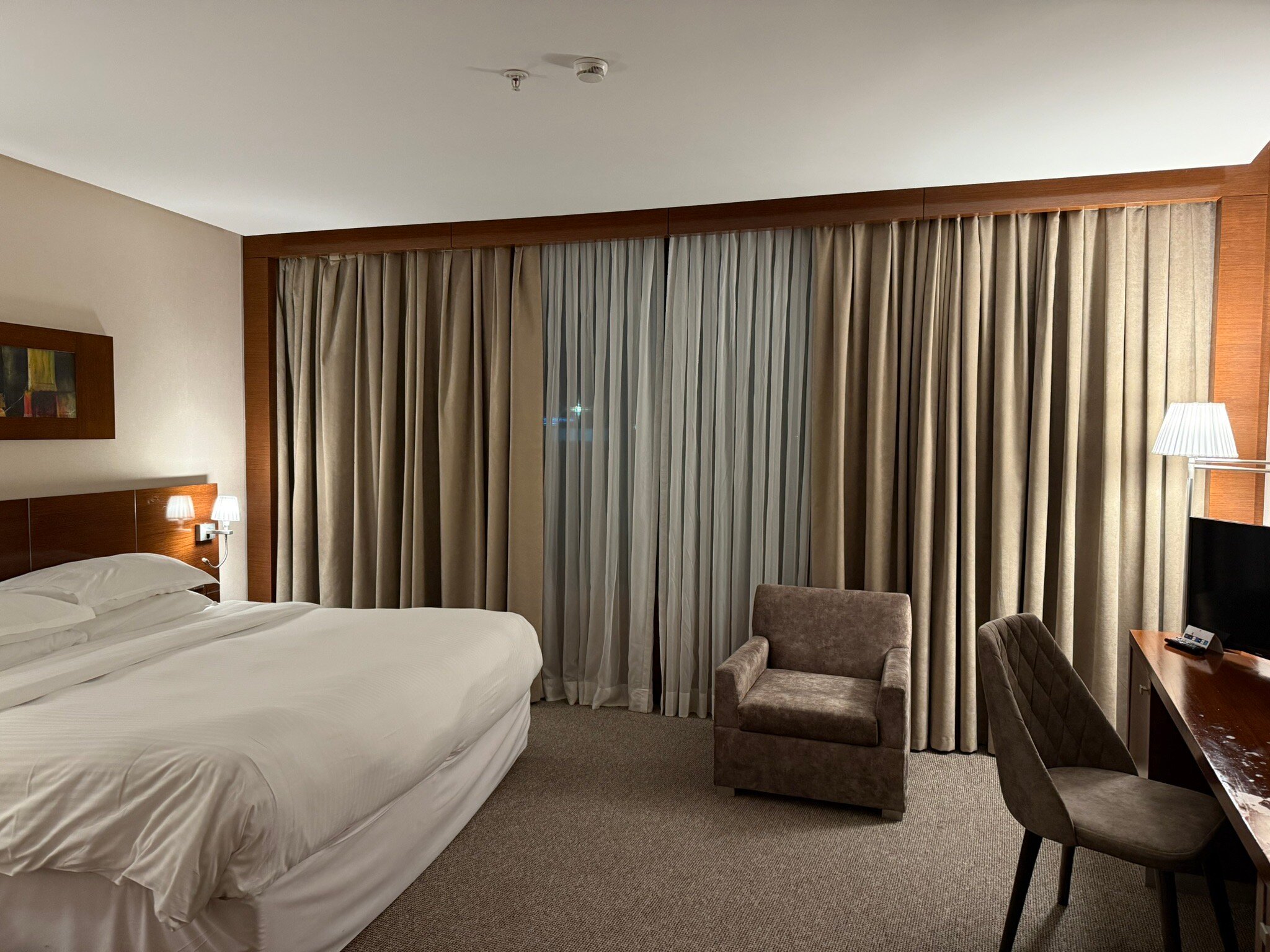 FLY INN BAKU-官方
