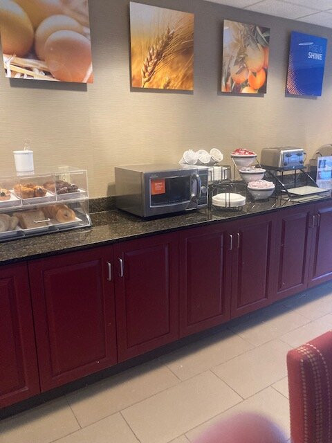 Comfort Inn & Suites Cambridge主图