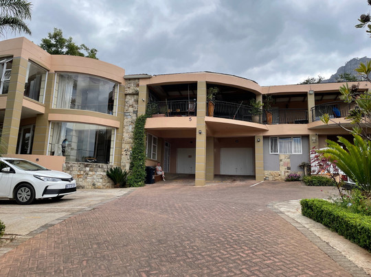 Lumley's Place Guesthouse主图