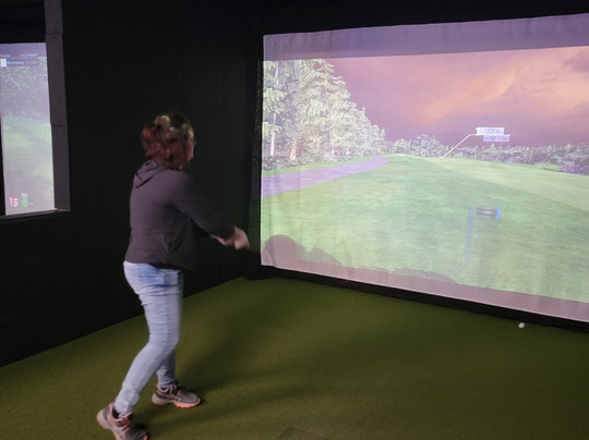 BackSpin Indoor Golf & Bar-Ankeny必去景点