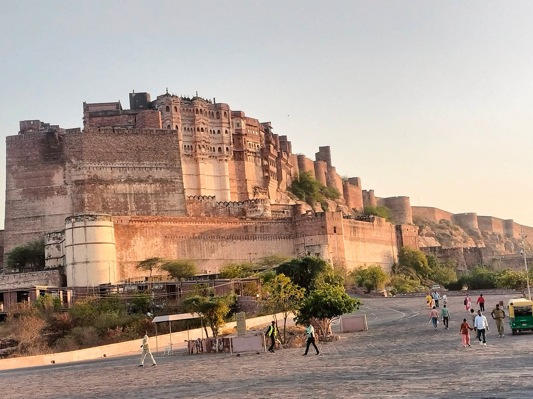 Rajwada Taxi Udaipur-乌代布尔必去景点