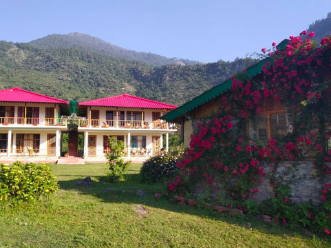 Dayara Bugyal Sarai主图