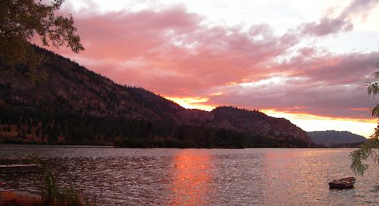 Vaseux Lakeside Resort-酒店景观