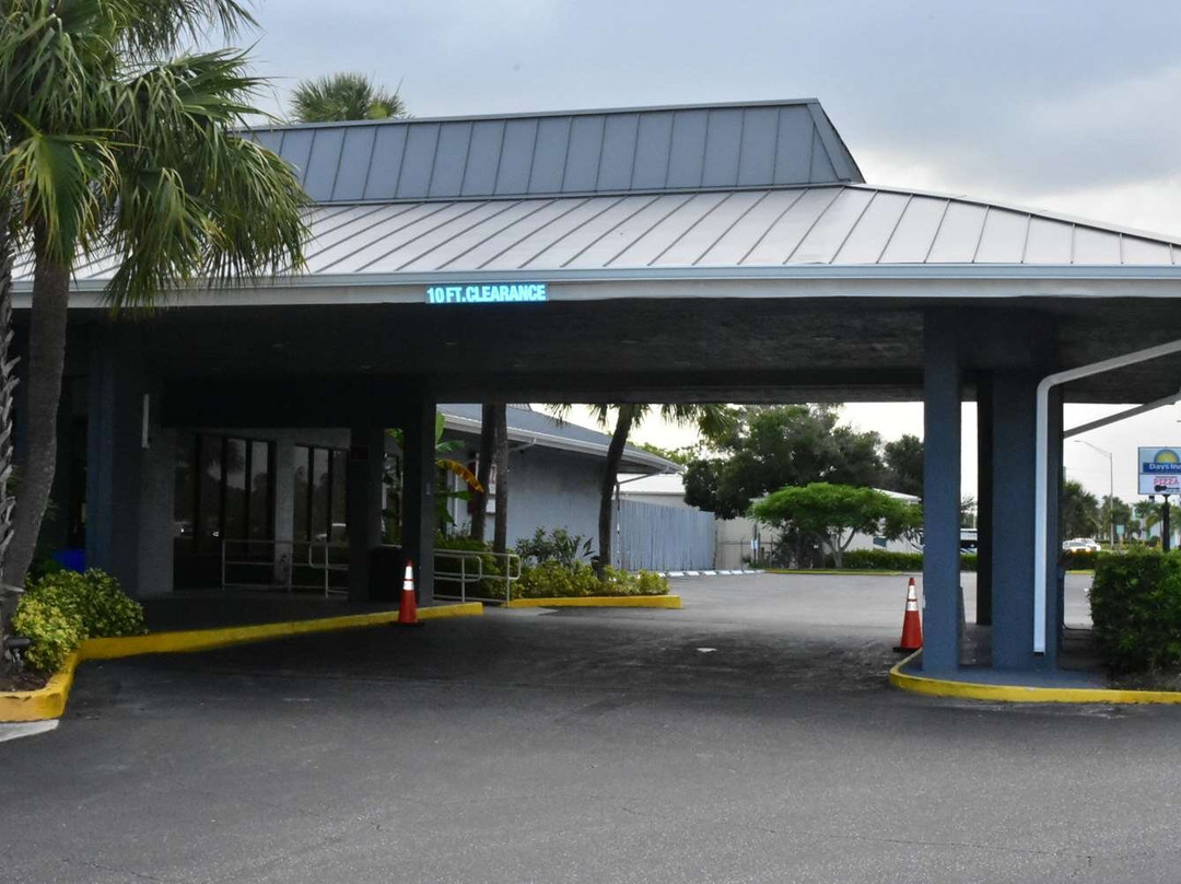 Days Inn by Wyndham Stuart