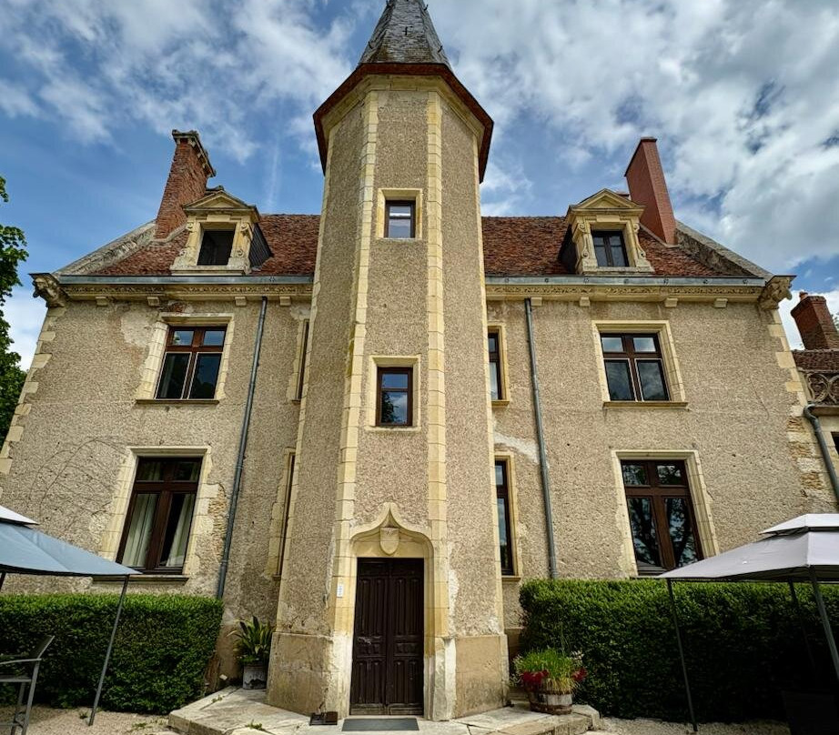 Chateau Le Sallay主图