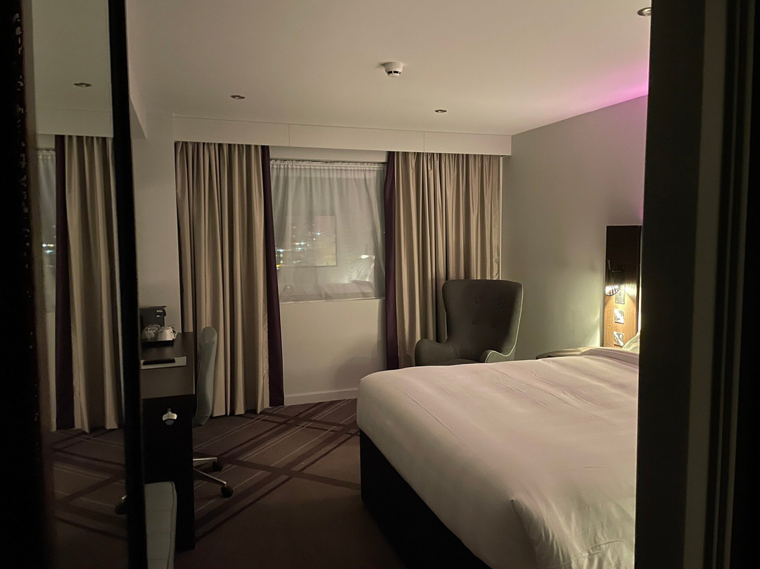 Premier Inn London Wimbledon (Broadway) hotel主图