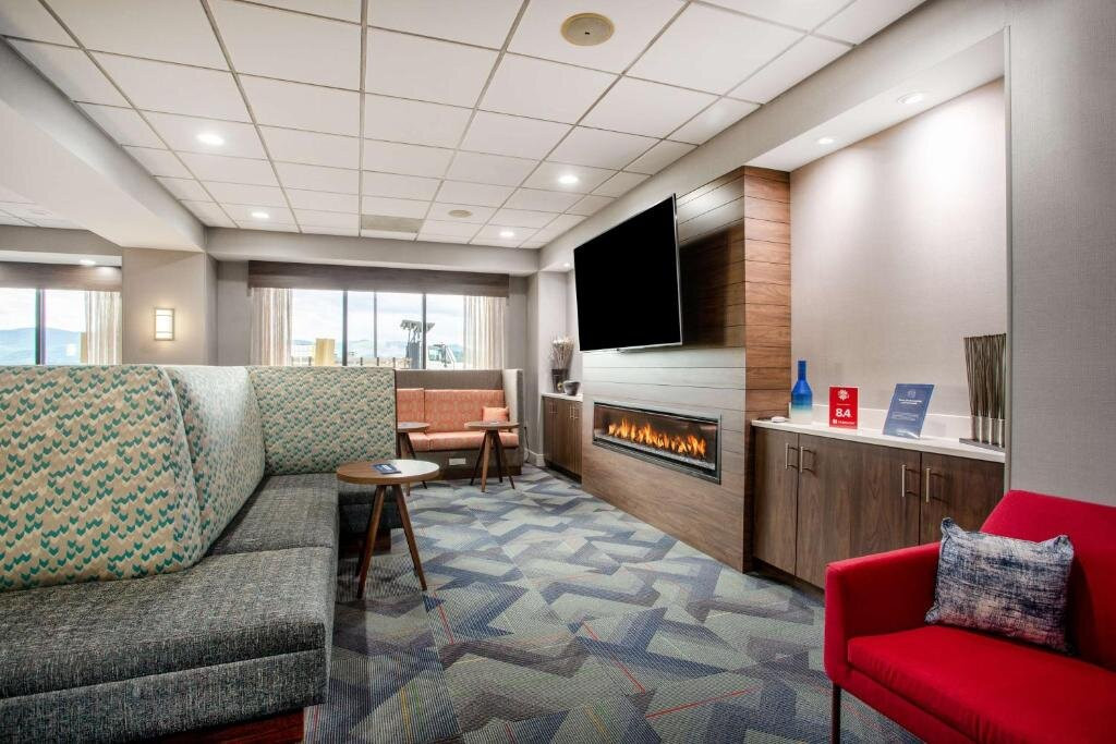 埃尔金斯希尔顿恒庭酒店主图