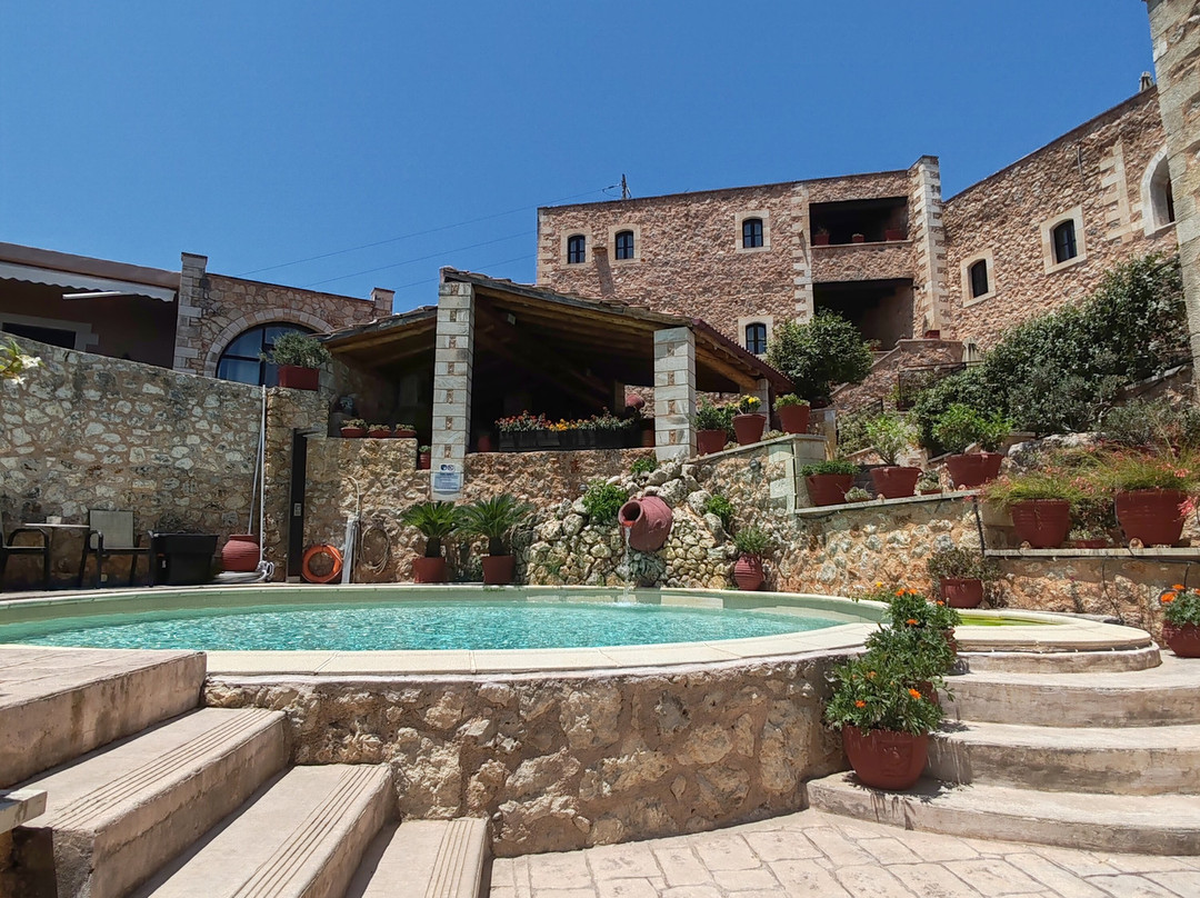 Stratos Villas主图