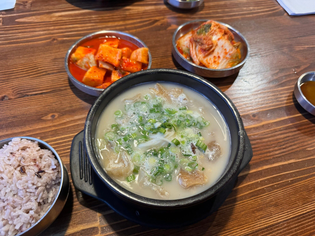 Yi's Traditional Korean Beef Soup