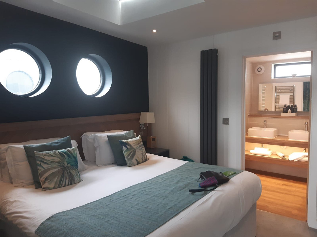 Rooms at Penarth Marina