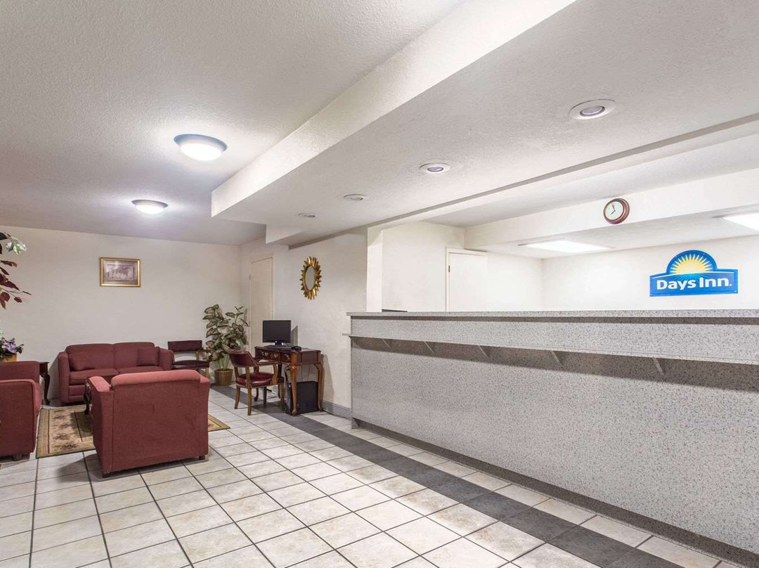 Days Inn By Wyndham Lake City I 10