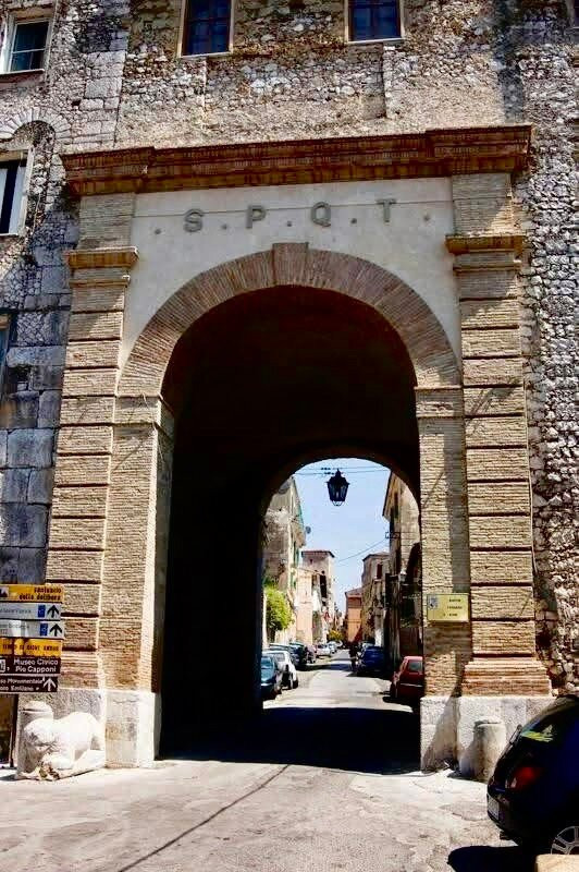 Porta Romana-特拉西那必去景点