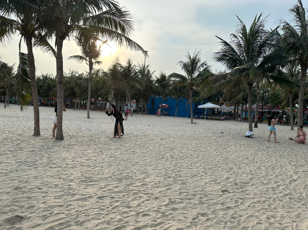 Bai Chay Beach-下龙湾必去景点