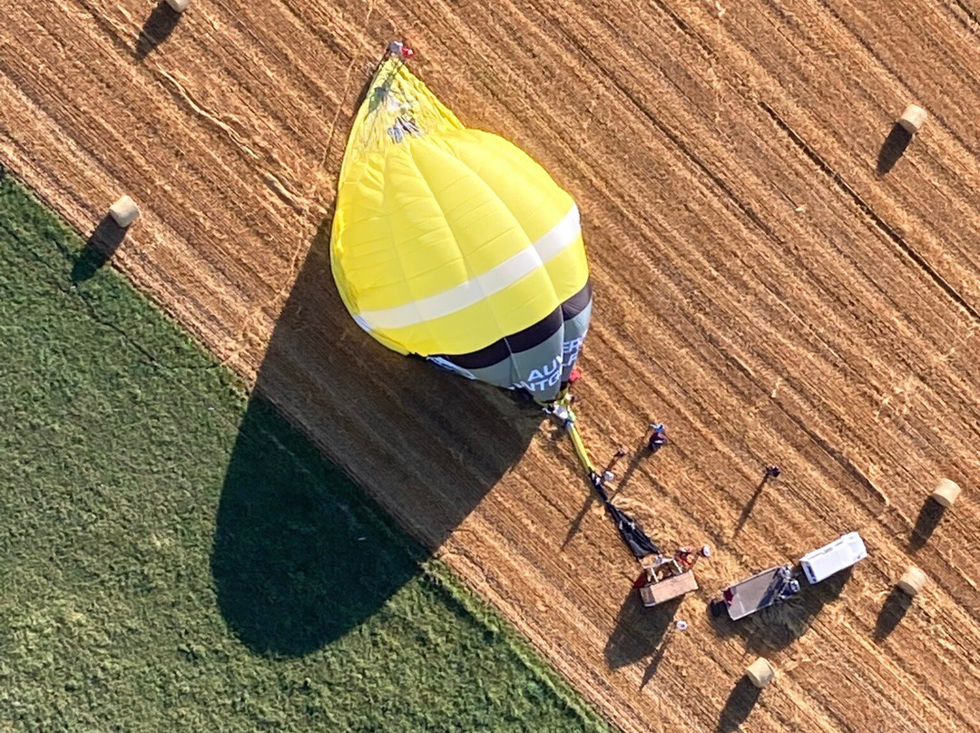 Auvergne Montgolfieres-Chambon-sur-Lac必去景点